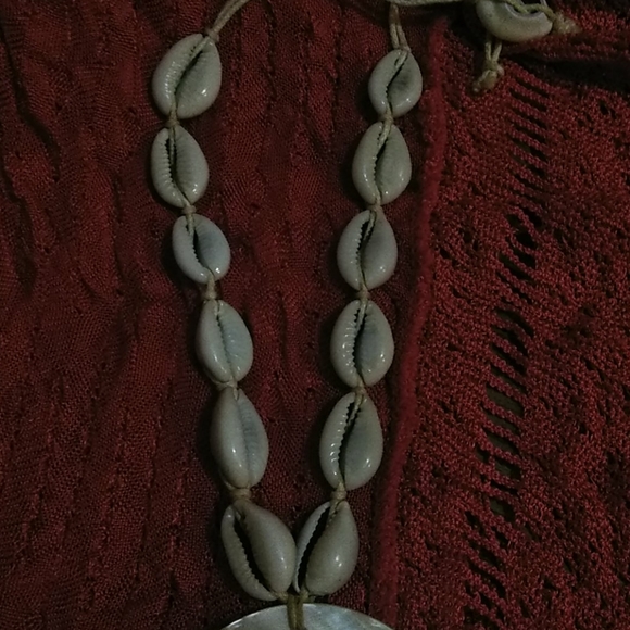 Shell necklace - Picture 4 of 4